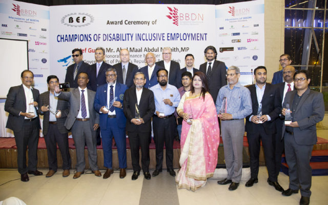 All awardees with the chief guests at the event.