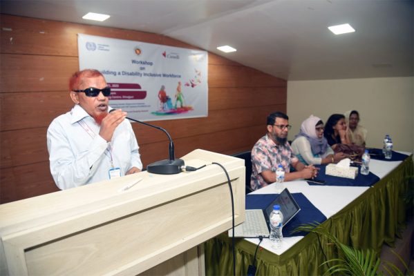 Mr. Md. Tareq Mahmud, Deputy Program Manager at BBDN, moderating the workshop.